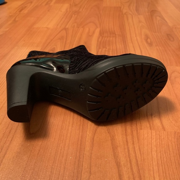 Brand New Made in Spain - Picture 2 of 4